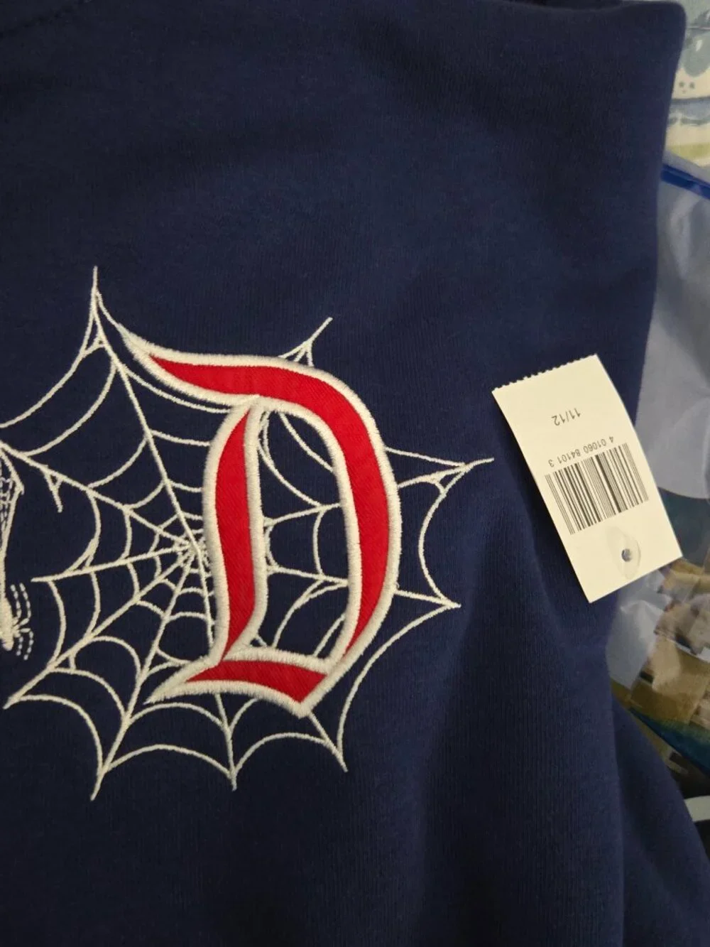 Disneyland Resort nwt size